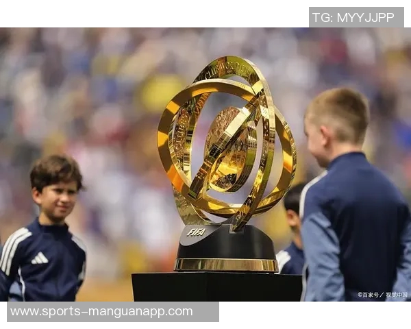 巴黎圣日耳曼荣膺2025年环足奖最佳男足俱乐部实现年度六冠伟业 巴黎圣日耳曼荣膺2025年环足奖最佳男足俱乐部实现年度六冠伟业